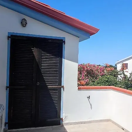 Casa Le Ginestre - *